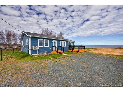 17 North Bayview Rd, Baie-Sainte-Anne, NB 