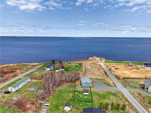 17 North Bayview Rd, Baie-Sainte-Anne, NB 