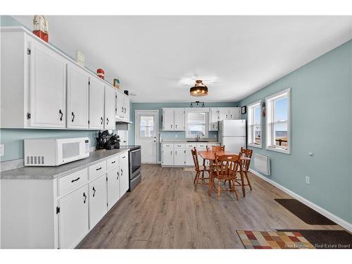 17 North Bayview Rd, Baie-Sainte-Anne, NB 