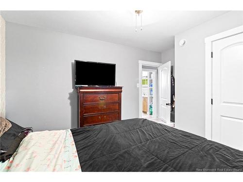 210 Mcneill Ave, Fredericton, NB 