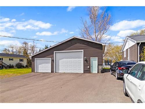 210 Mcneill Ave, Fredericton, NB 