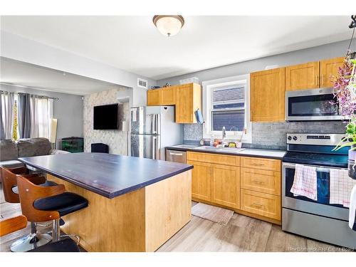 210 Mcneill Ave, Fredericton, NB 