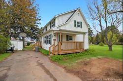 745 Amirault ST Dieppe, NB E1A 1E9