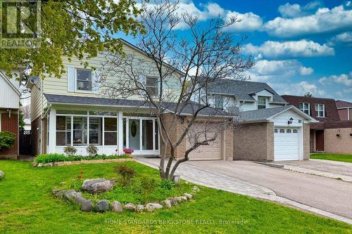 10 CHUMLEIGH CRESCENT  Markham, ON L3T 4G6