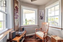 Cozy nooks with large windows to showcase the view - 