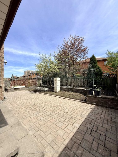 132 Glenn Hawthorne Boulevard, Mississauga, ON - Outdoor