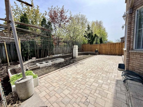 132 Glenn Hawthorne Boulevard, Mississauga, ON - Outdoor