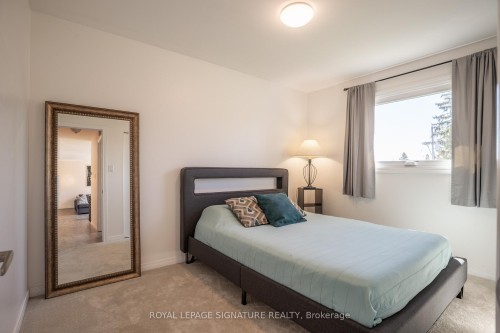 34 Champlain Crescent, Oro-Medonte, ON - Indoor Photo Showing Bedroom