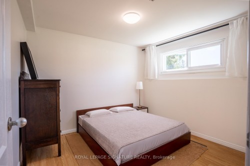 34 Champlain Crescent, Oro-Medonte, ON - Indoor Photo Showing Bedroom
