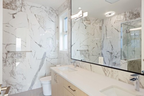 #3-10393 Allbay Rd, Sidney, BC - Indoor Photo Showing Bathroom