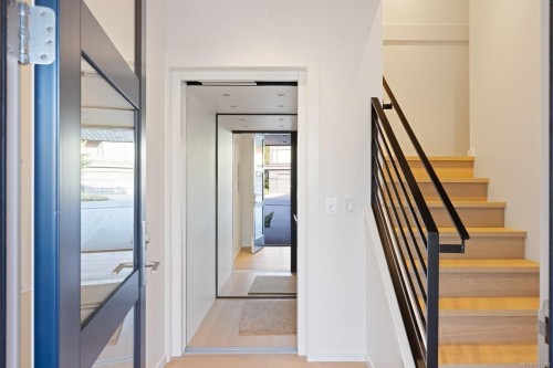 #3-10393 Allbay Rd, Sidney, BC - Indoor Photo Showing Other Room