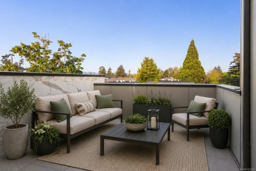 #3-10393 Allbay Rd, Sidney, BC - Outdoor