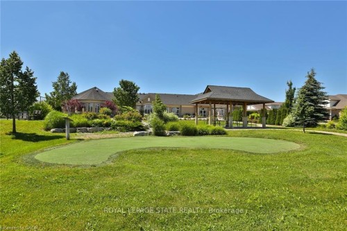 9 Manitoulin Trail, Hamilton, ON - Outdoor