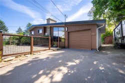 887 Clarke Rd WESTCentral Saanich, BC V8M 2G1