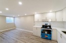 7102 Salme Drive, Mississauga, ON  - Indoor Photo Showing Kitchen 