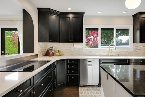 3075 Devon Rd, Oak Bay, BC 