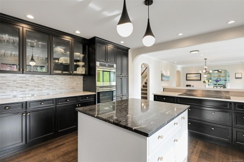 3075 Devon Rd, Oak Bay, BC 