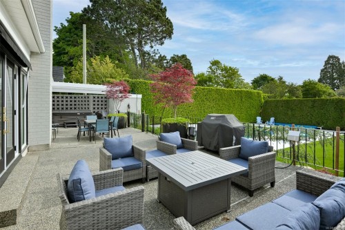3075 Devon Rd, Oak Bay, BC 