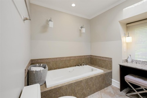 3075 Devon Rd, Oak Bay, BC 