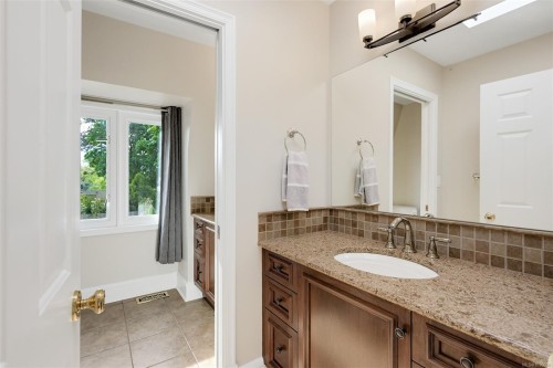 3075 Devon Rd, Oak Bay, BC 
