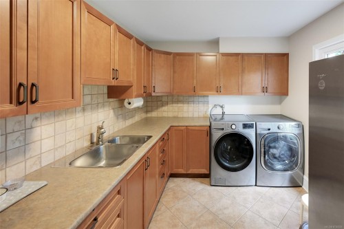 3075 Devon Rd, Oak Bay, BC 