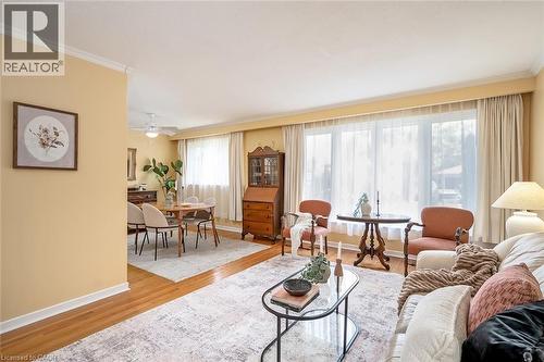652 Ardleigh Crescent, Burlington, ON - Indoor Photo Showing Living Room