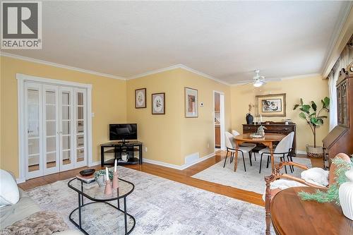 652 Ardleigh Crescent, Burlington, ON - Indoor Photo Showing Living Room