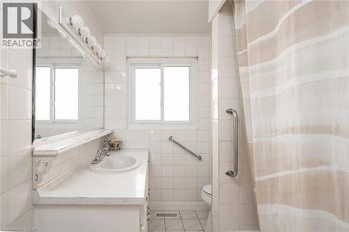 652 Ardleigh Crescent, Burlington, ON - Indoor Photo Showing Bathroom