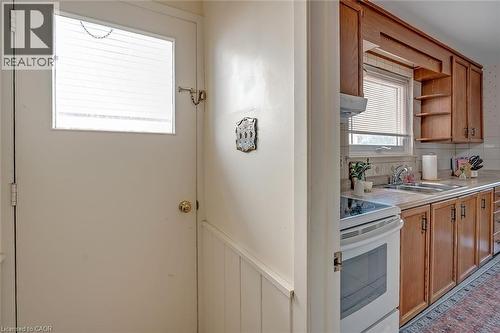 652 Ardleigh Crescent, Burlington, ON - Indoor Photo Showing Kitchen With Double Sink