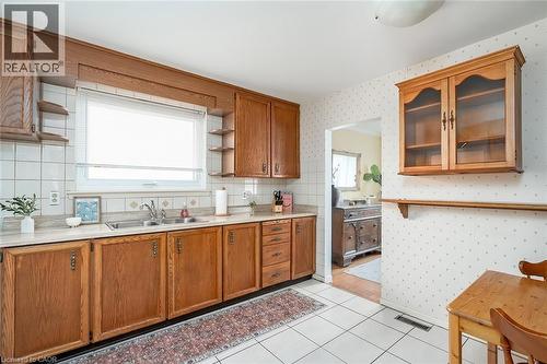 652 Ardleigh Crescent, Burlington, ON - Indoor Photo Showing Kitchen With Double Sink