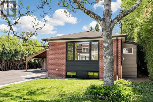 11 Johnson Road, Aurora, ON - Outdoor