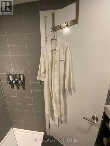 1605 - 199 Slater Street, Ottawa, ON - Indoor Photo Showing Bathroom