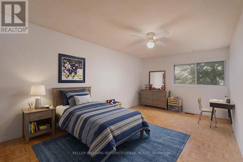 37 - 11 Plaisance Road, Richmond Hill, ON - Indoor Photo Showing Bedroom