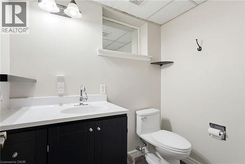 118 Napoli Drive, Hamilton, ON - Indoor Photo Showing Bathroom