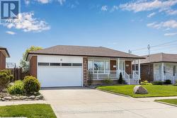 230 DERRYDOWN DRIVE Toronto, ON M3J 1S1