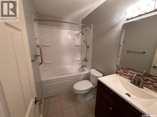 26 42 Spence Street, Regina, SK - Indoor Photo Showing Bathroom