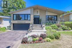 21 BAYHAMPTON COURT Toronto, ON M3H 5L5