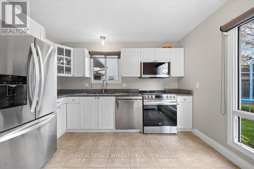 1122 St Germain Crescent, Ottawa, ON - Indoor Photo Showing Kitchen