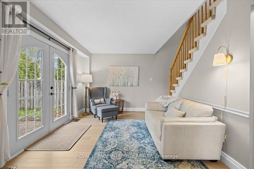 1122 St Germain Crescent, Ottawa, ON - Indoor