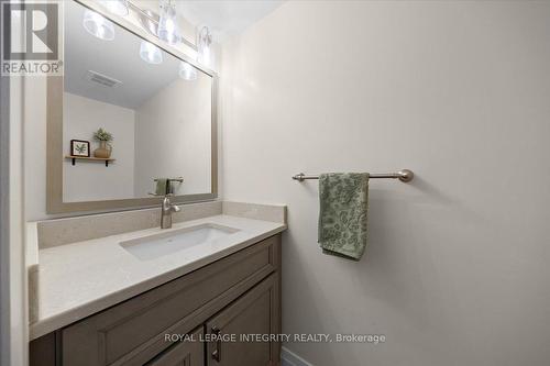 1122 St Germain Crescent, Ottawa, ON - Indoor Photo Showing Bathroom