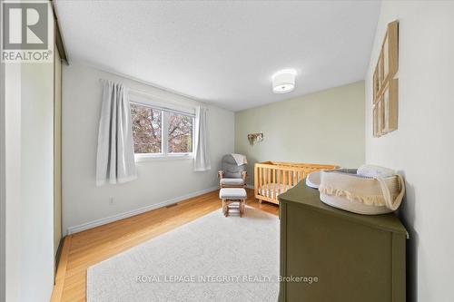 1122 St Germain Crescent, Ottawa, ON - Indoor