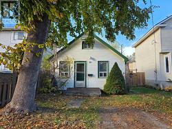 39 MANCHESTER AVENUE  St. Catharines (Haig), ON L2R 1N9