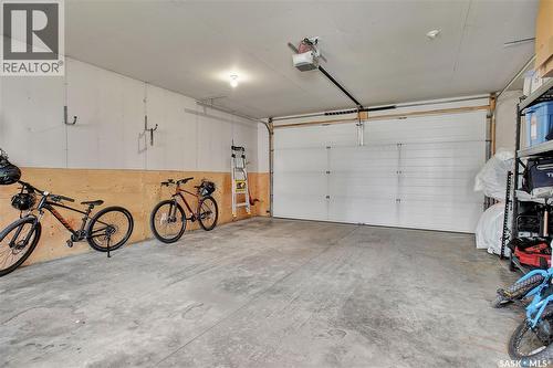 923 Kloppenburg Crescent, Saskatoon, SK - Indoor Photo Showing Garage