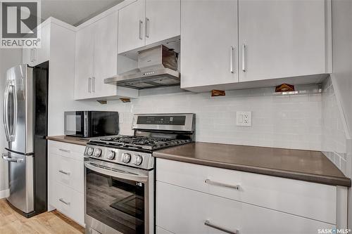 923 Kloppenburg Crescent, Saskatoon, SK - Indoor Photo Showing Kitchen