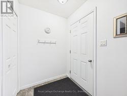 Foyer - 