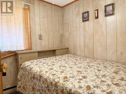 43 Winterset Avenue, Tiny, ON - Indoor Photo Showing Bedroom