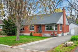2084 HONEYWELL AVENUE  Ottawa, ON K2A 0P8
