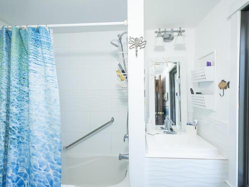 327 Calvert Rd., Murillo, ON - Indoor Photo Showing Bathroom