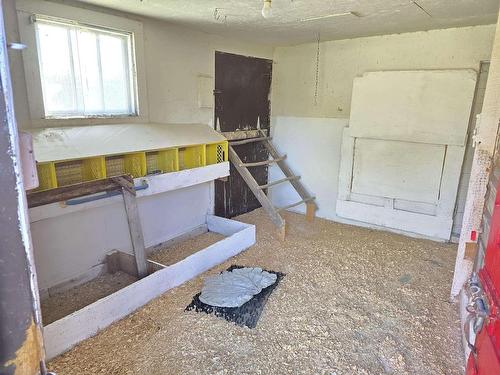 327 Calvert Rd., Murillo, ON - Indoor Photo Showing Other Room