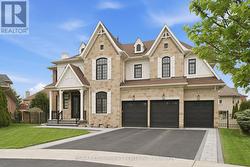 950 FREDONIA DRIVE  Mississauga, ON L5C 2W4